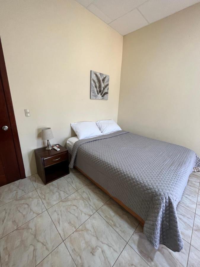 Apartahotel Casa Soleil Puerto Villamil Zimmer foto