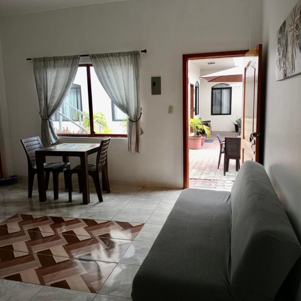 Apartahotel Casa Soleil Puerto Villamil Zimmer foto