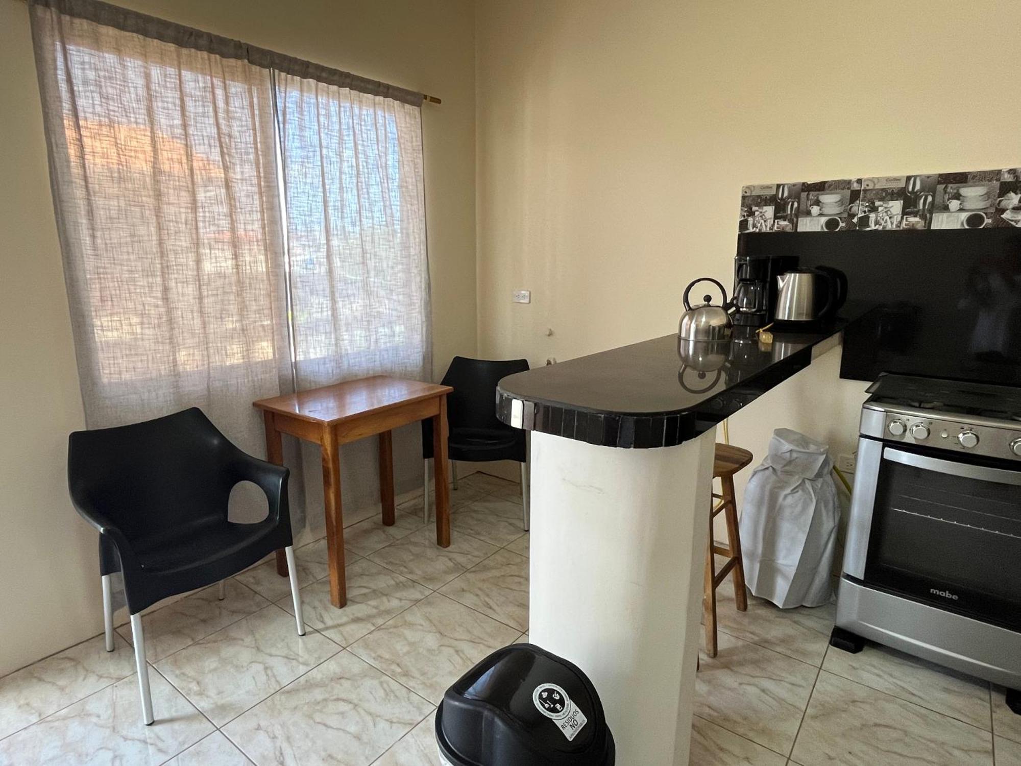 Apartahotel Casa Soleil Puerto Villamil Zimmer foto